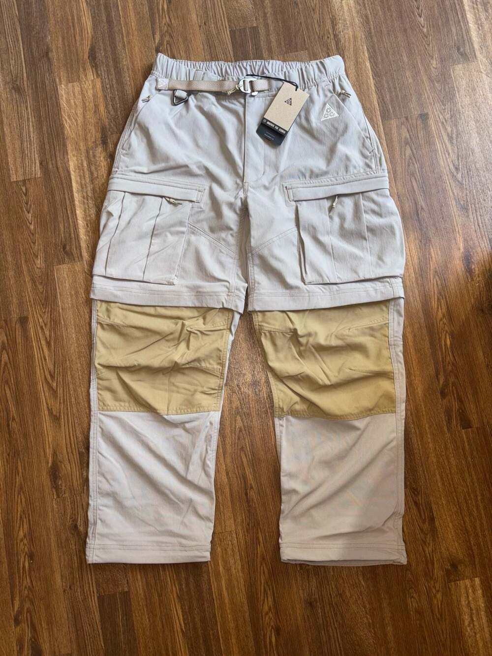 Nike ACG Smith Summit Convertible Cargo Utility Pants. NWT. Size S. Beige